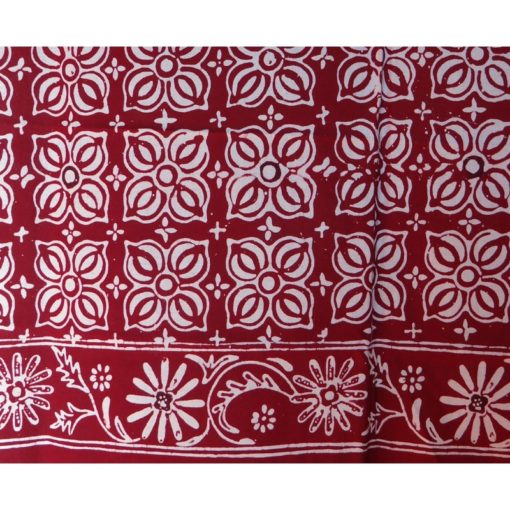 Batik Cap garutan motif fleuri blanc sur fond rouge bordeaux