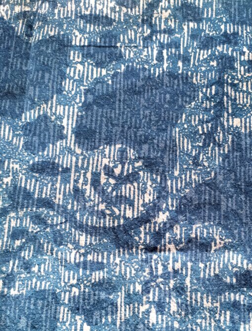Batik Cap - Fleurs tramées bleues sur toile épaisse – Image 3