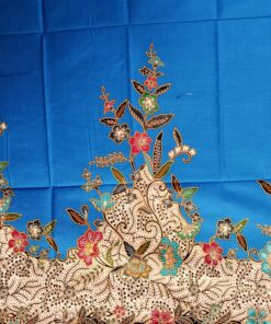 Batik Print – Grands bouquets sur fond bleu