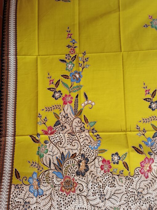 Batik Print - Grands bouquets sur fond vert frais – Image 4