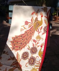 Batik Print - Grand motif de paons rouge et or