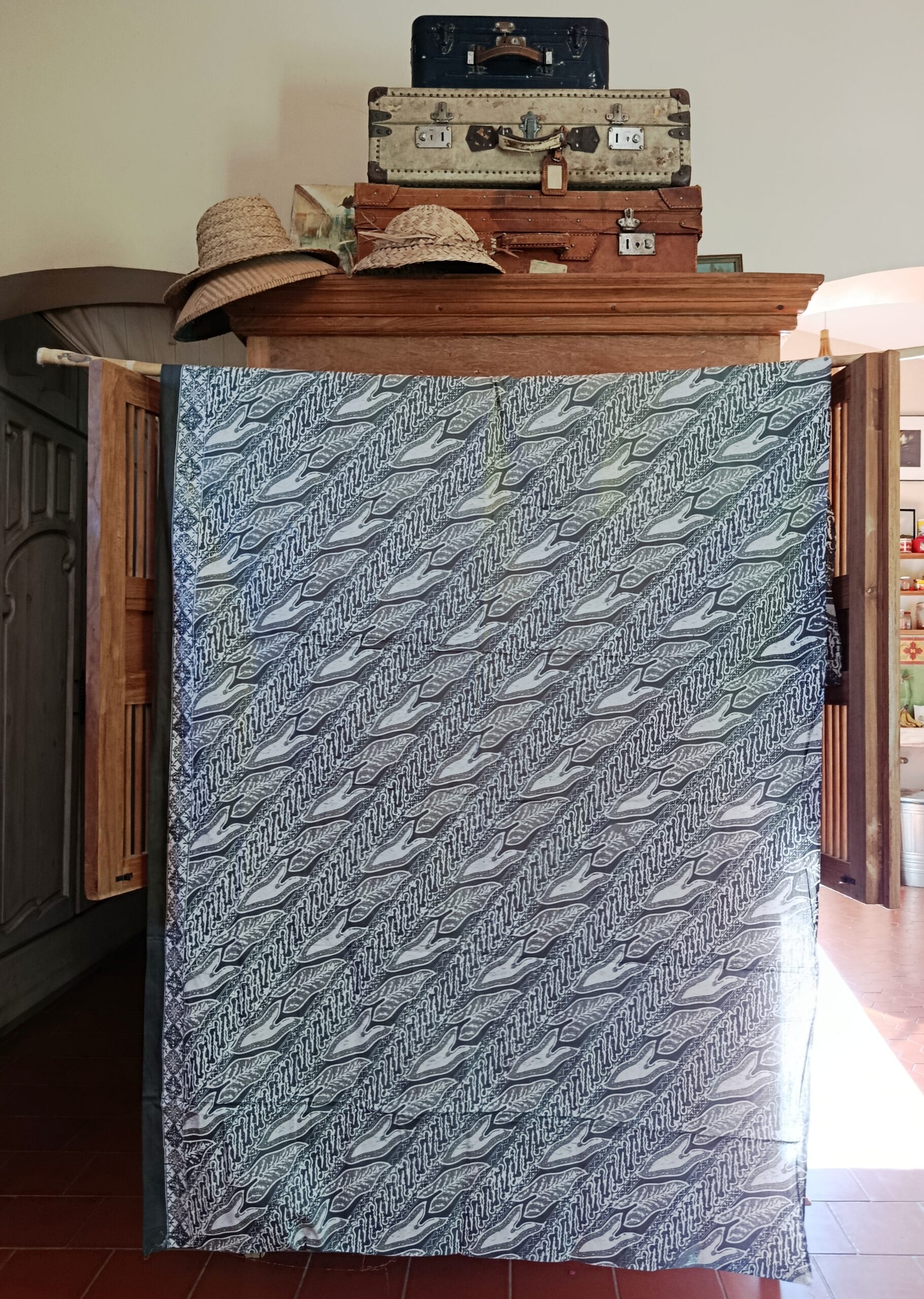 Batik Cap - Motif Lereng Gris et Blanc – Image 5