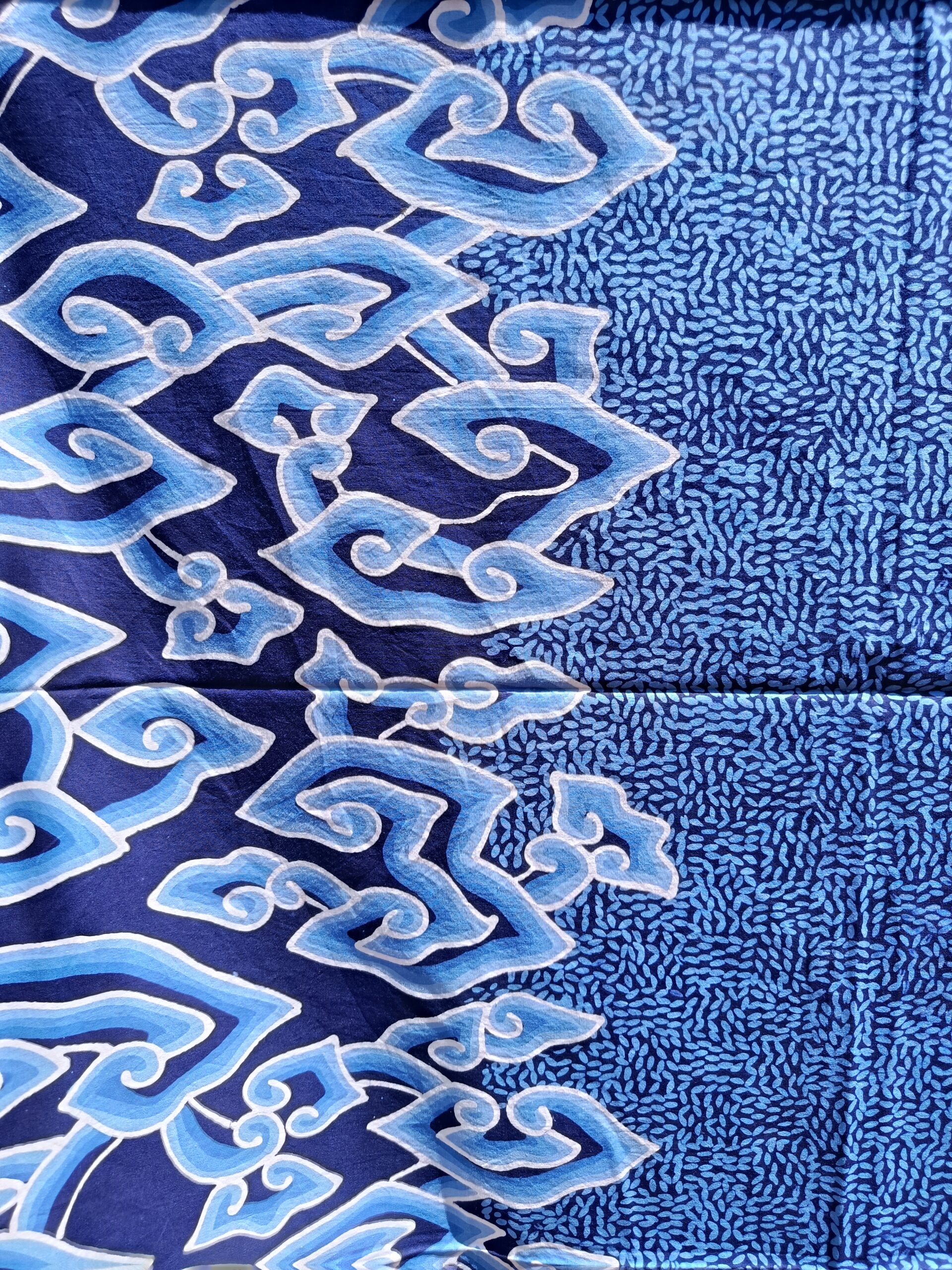 Batik Tulis - Megamendung bleu - nuage et et pluie – Image 8