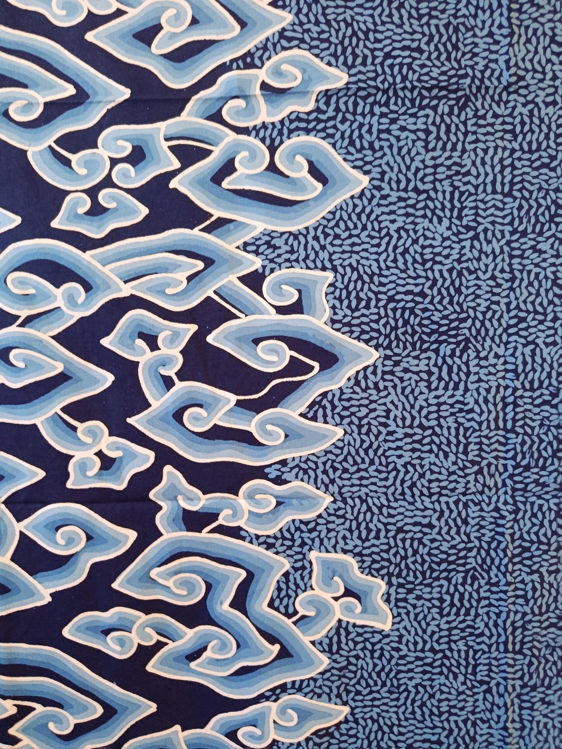 Batik Tulis - Megamendung bleu - nuage et et pluie – Image 2