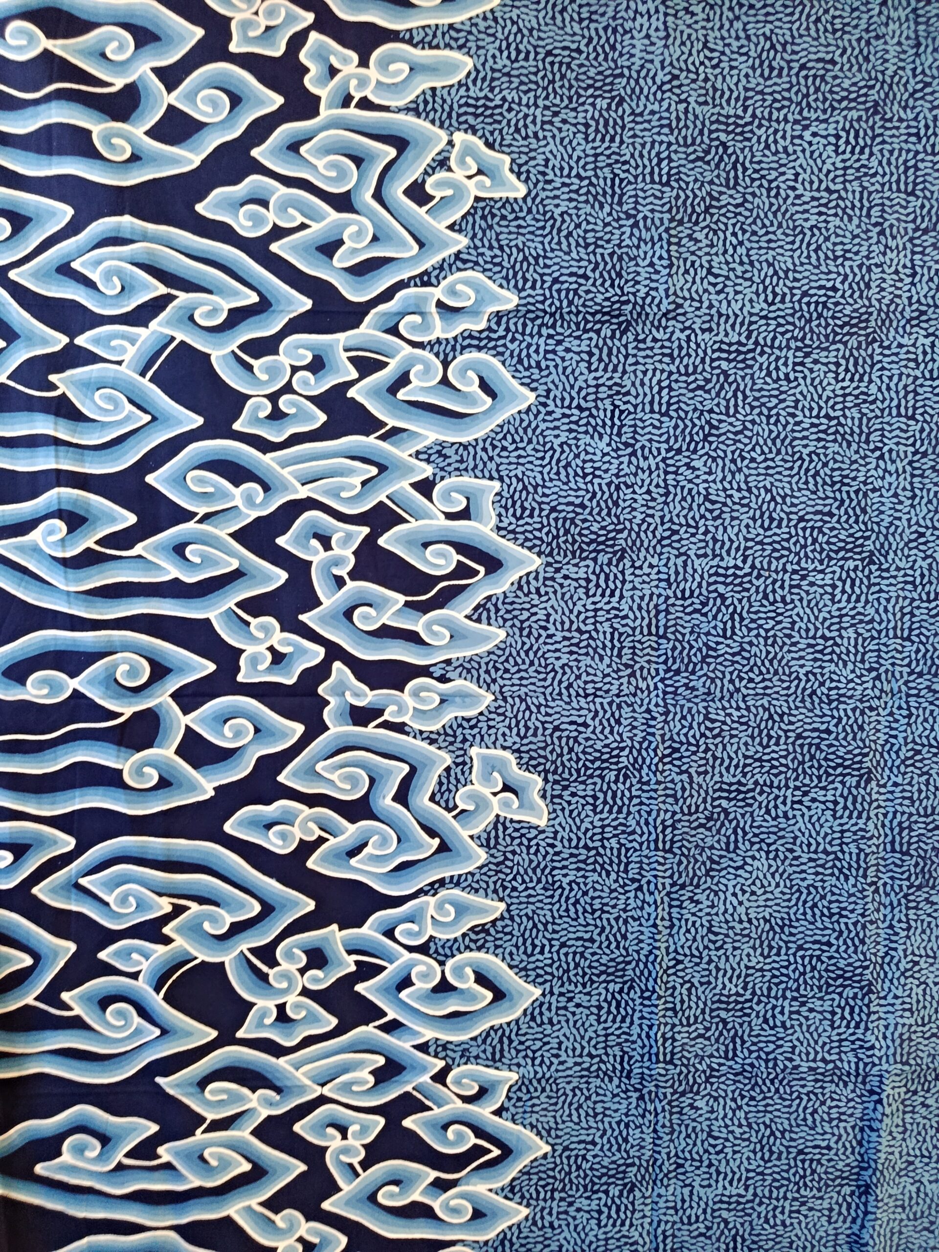 Batik Tulis - Megamendung bleu - nuage et et pluie