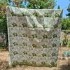 Batik cap - Motif de fleurs vert frais sur fond blanc