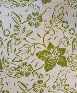 Batik cap - Motif de fleurs vert frais sur fond blanc – Image 4