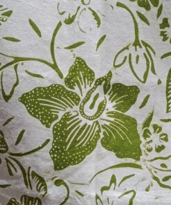 Batik cap - Motif de fleurs vert frais sur fond blanc – Image 2