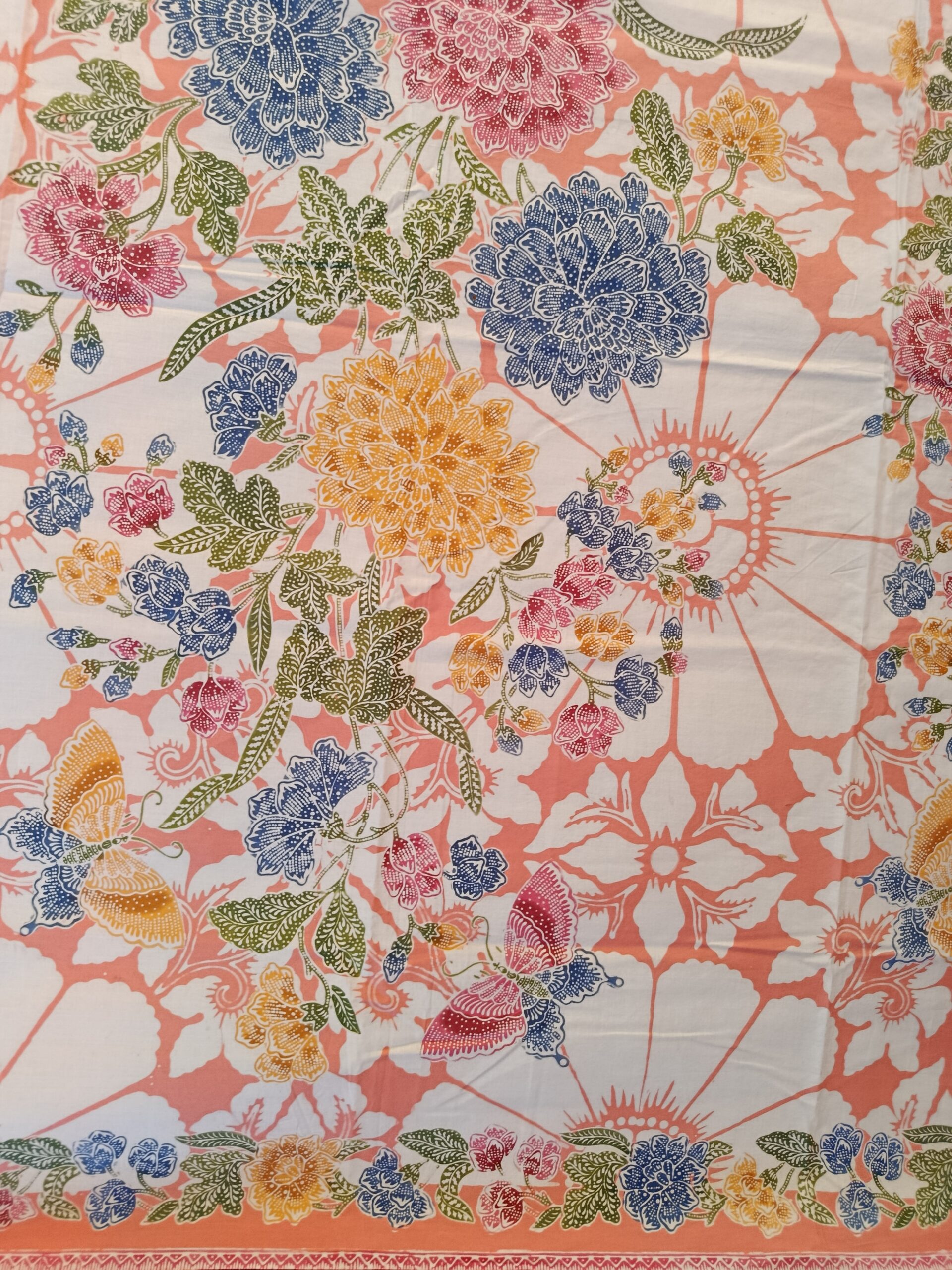 Batik Sablon Lilin - Bouquets de pivoines sur fond rose saumon – Image 4